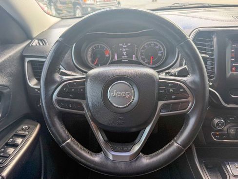 Used 2019 Jeep Cherokee Latitude Plus FWD image 8