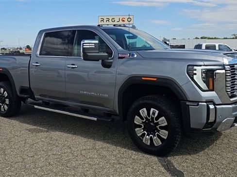 New 2025 GMC Sierra 2500 Denali w/ Technology Package image 2