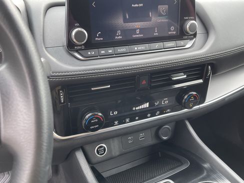 Used 2022 Nissan Rogue SV AWD/4WD image 23