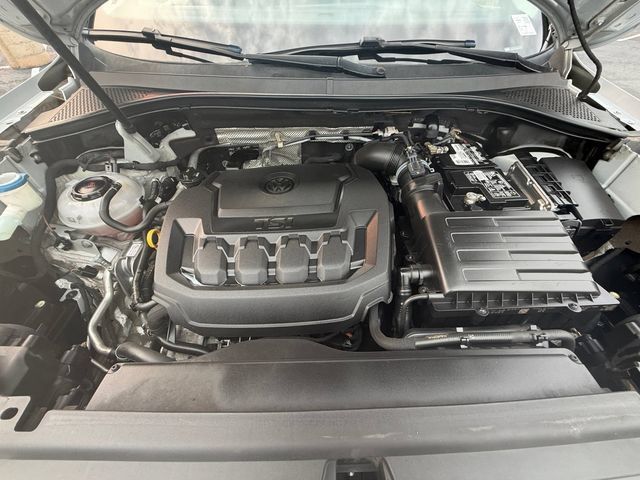 Used 2018 Volkswagen Tiguan SE FWD image 22