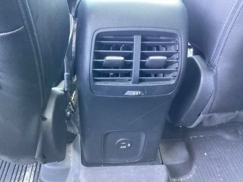 Used 2021 Ford Escape Titanium w/ Titanium Elite Package AWD/4WD image 19