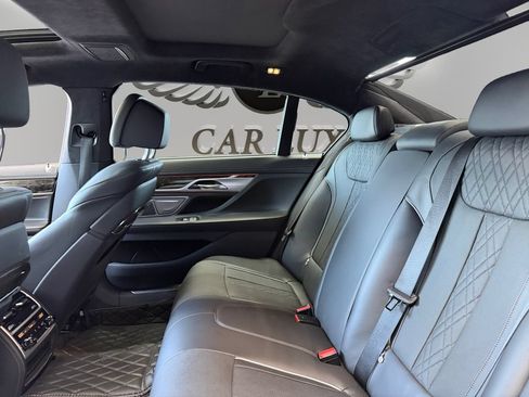 Used 2018 BMW 750i RWD image 13