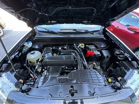 Used 2025 Ford Maverick Lobo image 40