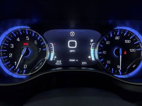 Used 2024 Chrysler Pacifica Touring-L FWD image 33