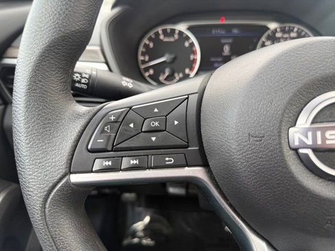 Used 2024 Nissan Altima 2.5 SV image 17