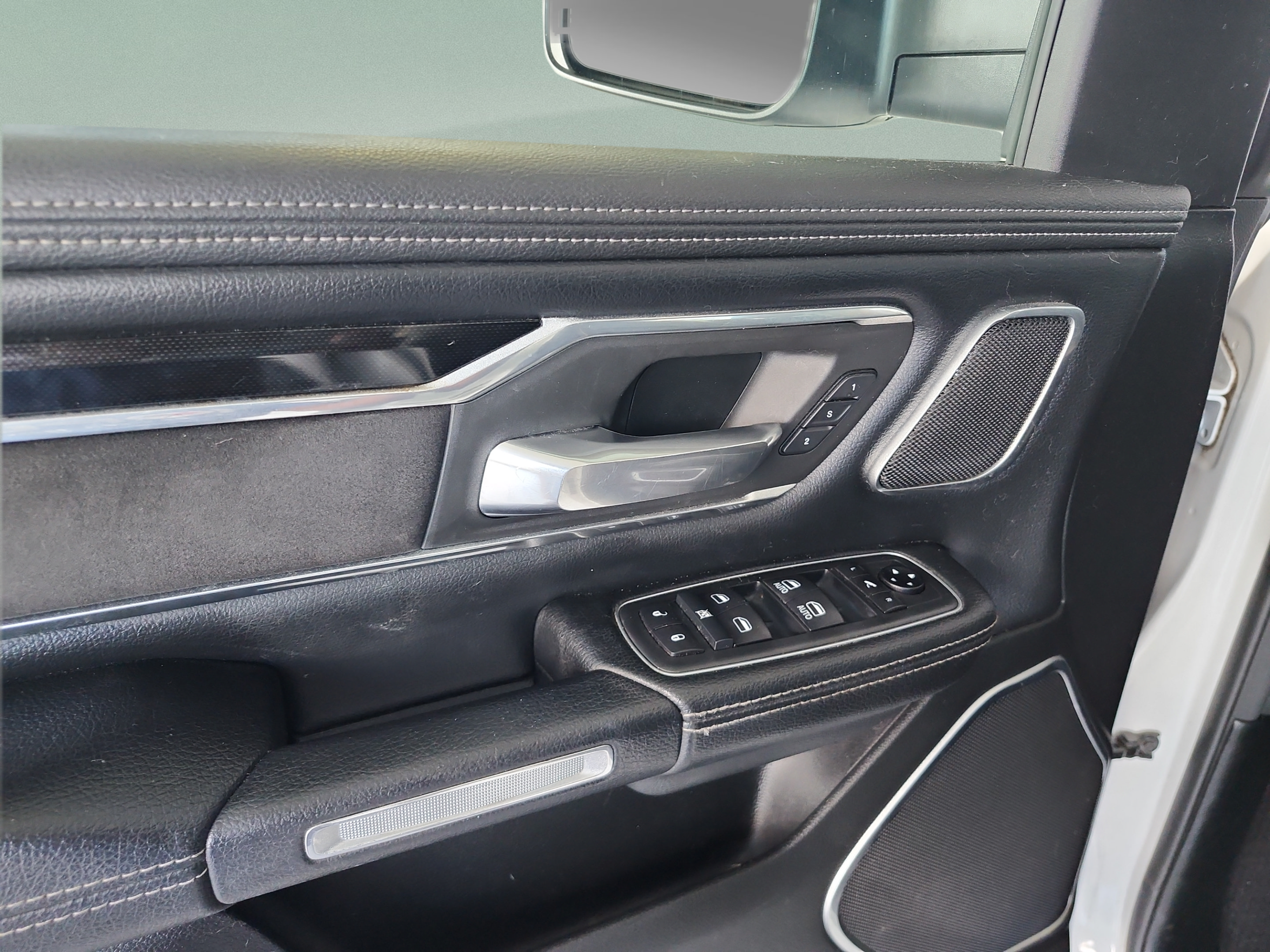 Used 2021 RAM 1500 Laramie w/ Night Edition AWD/4WD image 16