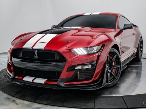 Used 2021 Ford Mustang Shelby GT500 w/ Carbon Fiber Handling Package RWD image 5
