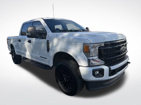 Used 2022 Ford F250 XLT w/ Black Appearance Package image 2