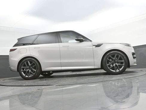 New 2026 Land Rover Range Rover Sport Dynamic SE AWD/4WD image 33