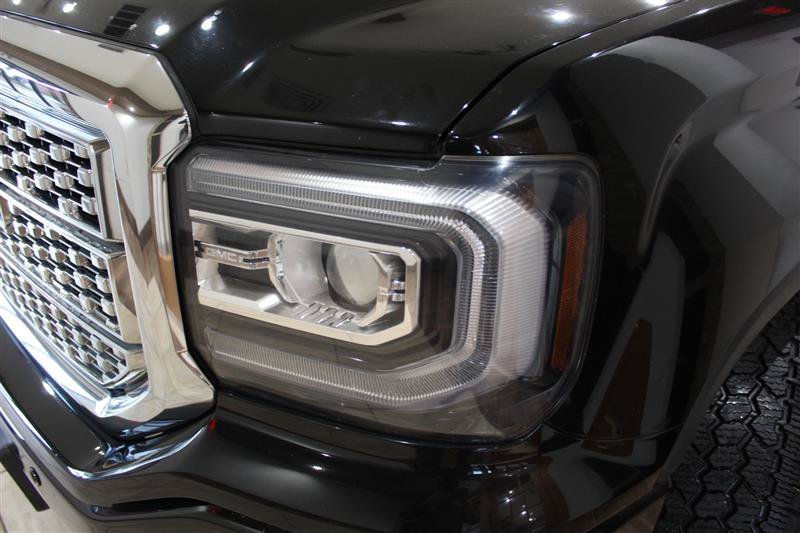 Used 2018 GMC Sierra 1500 Denali AWD/4WD image 10