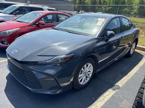 Used 2025 Toyota Camry LE image 1