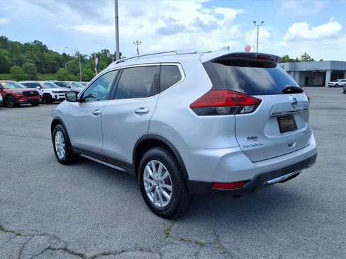 Used 2018 Nissan Rogue SV AWD/4WD image 7
