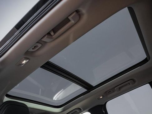 Used 2023 Volvo XC90 B6 Plus image 34