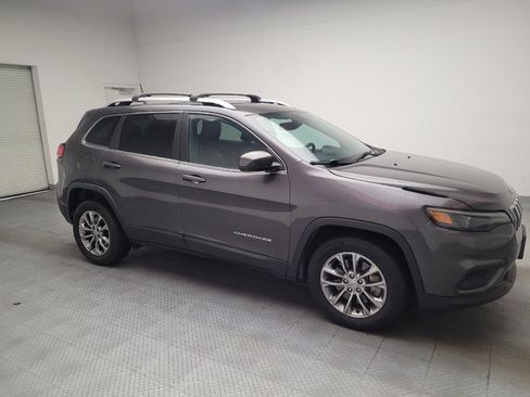 Used 2019 Jeep Cherokee Latitude Plus w/ Comfort/Convenience Group FWD image 11