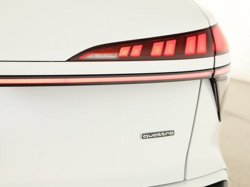 New 2026 Audi Q3 quattro 2.0T AWD/4WD image 32