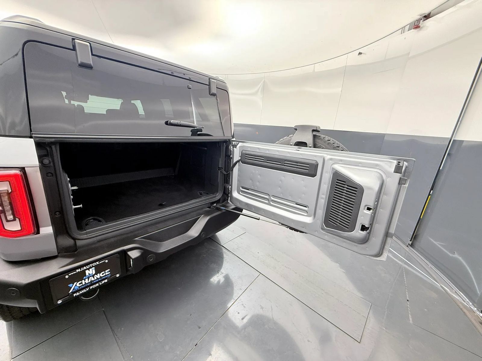 Used 2024 Ford Bronco Outer Banks AWD/4WD image 24