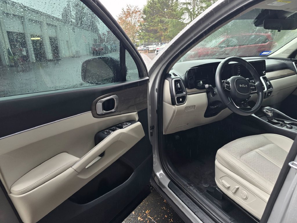 Certified 2023 Kia Sorento S w/ Panoramic Sunroof Package AWD/4WD image 4
