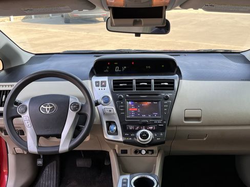 Used 2013 Toyota Prius V Three image 19