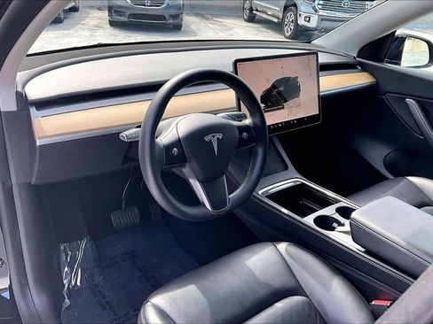 Used 2022 Tesla Model Y Long Range AWD/4WD image 16