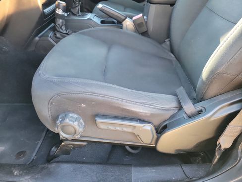 Used 2018 Jeep Wrangler Unlimited Sahara image 8