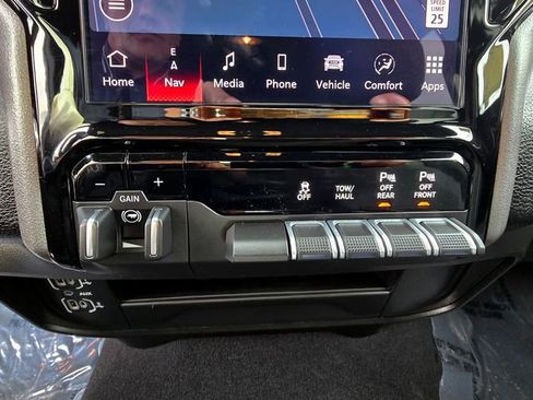 Used 2025 RAM 2500 Big Horn AWD/4WD image 14