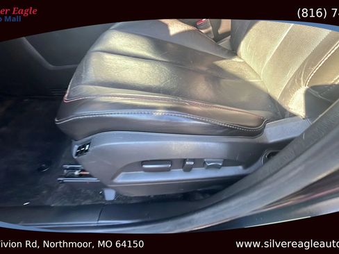 Used 2017 Chevrolet Equinox LT w/ Midnight Edition image 11