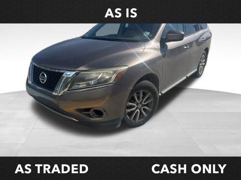Used 2014 Nissan Pathfinder SV image 1
