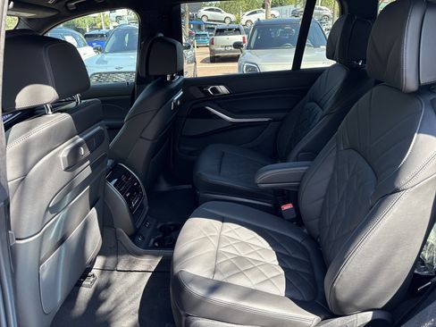 Used 2026 BMW X7 xDrive40i w/ M Sport Package AWD/4WD image 31