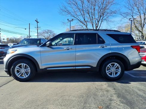 Certified 2023 Ford Explorer XLT w/ Equipment Group 202A image 5