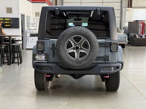 Used 2015 Jeep Wrangler Unlimited Rubicon AWD/4WD image 3