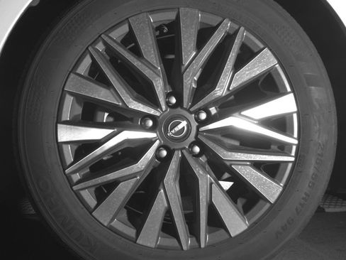 Used 2025 Nissan Altima 2.5 SV image 11