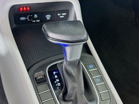 Used 2025 Hyundai Kona SEL image 24