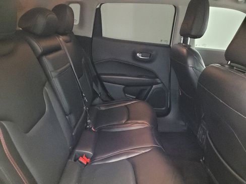 Used 2018 Jeep Compass Trailhawk w/ Leather Interior Group AWD/4WD image 19