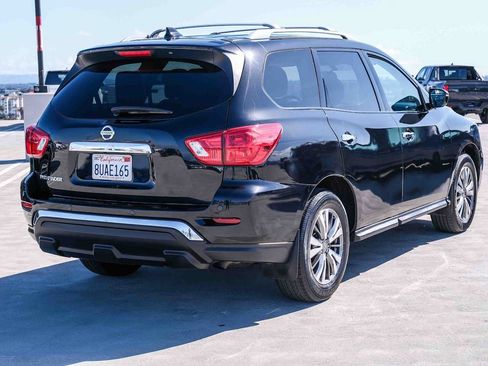 Used 2020 Nissan Pathfinder S FWD image 4