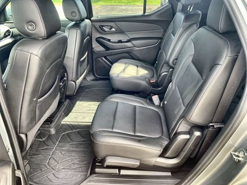 Certified 2023 Chevrolet Traverse LT w/ Midnight/Sport Edition FWD image 23