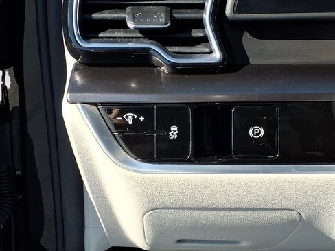 Used 2024 Kia Sportage EX image 22