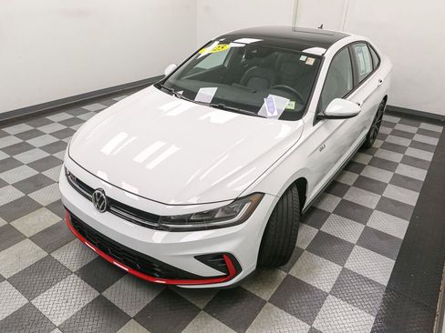 Certified 2025 Volkswagen Jetta GLI Autobahn FWD image 7