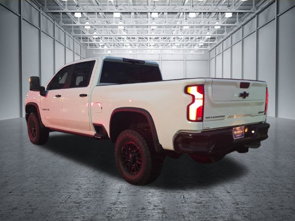 Certified 2026 Chevrolet Silverado 2500 ZR2 AWD/4WD image 6