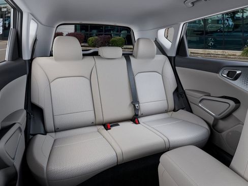 New 2025 Kia Soul LX image 16