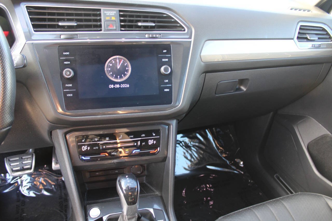 Used 2023 Volkswagen Tiguan SE R-Line FWD image 17