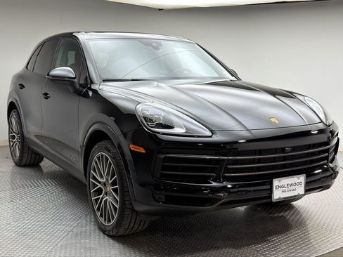 Used 2023 Porsche Cayenne image 4