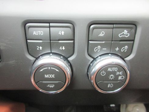 New 2026 GMC Sierra 3500 Denali Ultimate AWD/4WD image 17