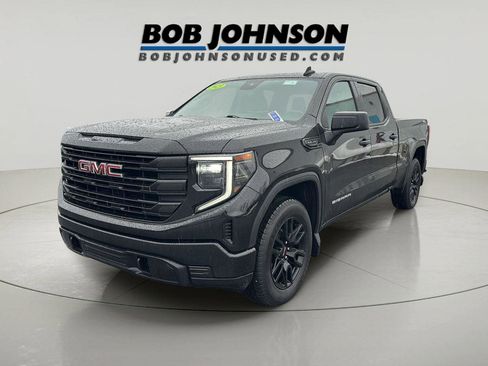 Used 2023 GMC Sierra 1500 Pro w/ Graphite Edition image 3