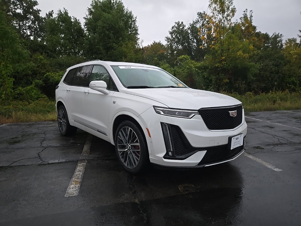 Certified 2023 Cadillac XT6 Sport w/ Platinum Package AWD/4WD image 9
