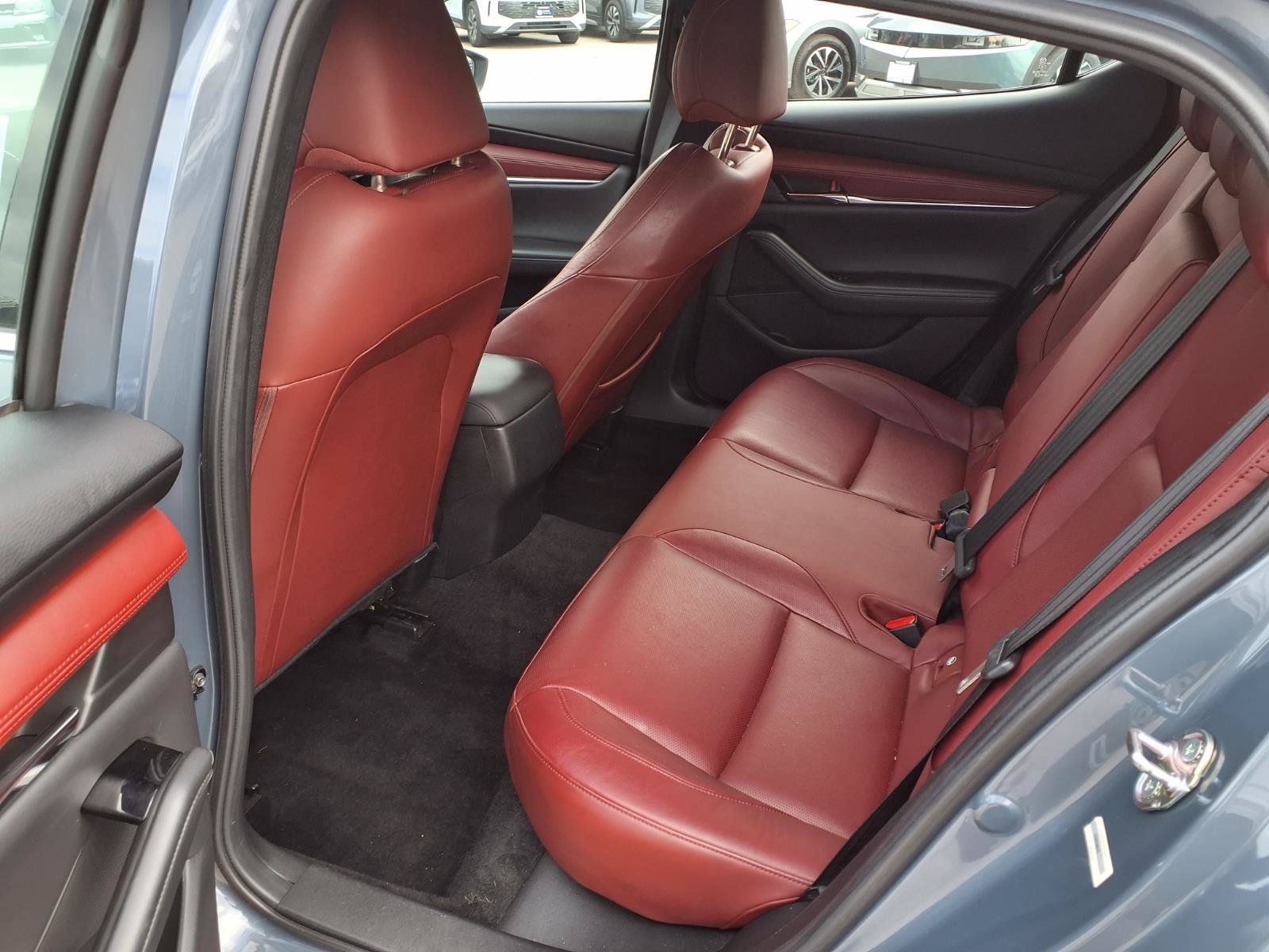 Used 2020 MAZDA MAZDA3 Hatchback w/ Premium Package FWD image 18