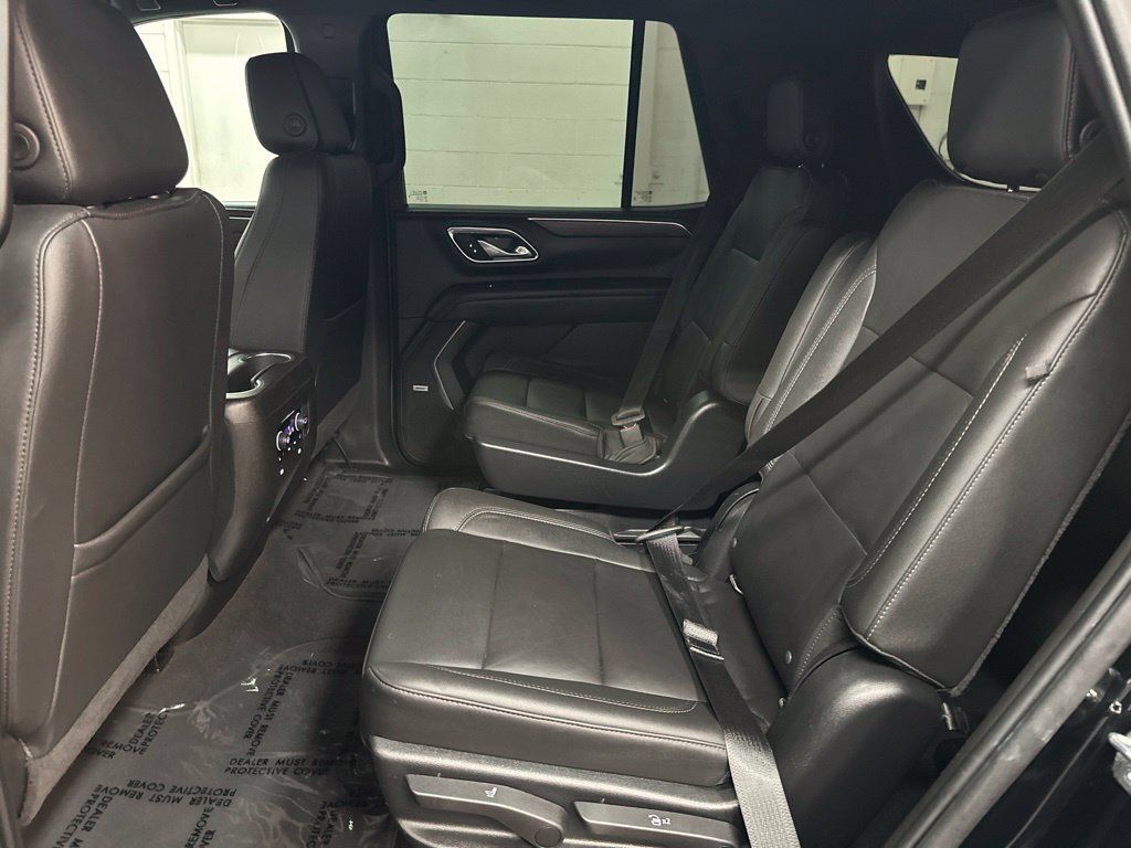 Used 2021 Chevrolet Tahoe Z71 w/ Luxury Package AWD/4WD image 21
