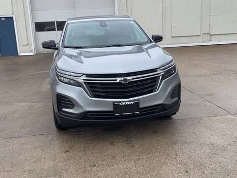 Used 2024 Chevrolet Equinox LS w/ LS Convenience Package image 3
