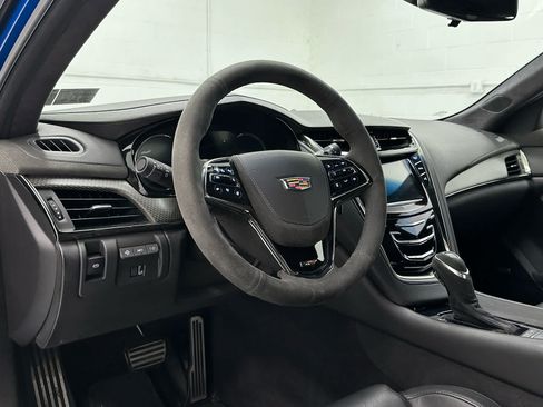 Used 2018 Cadillac CTS V w/ Carbon Fiber Package RWD image 10