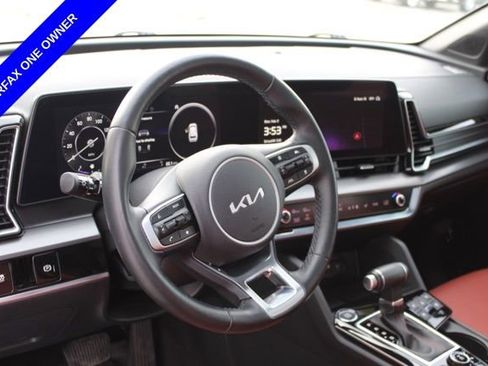 Used 2025 Kia Sportage SX image 18