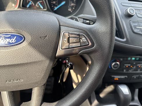 Used 2017 Ford Escape SE AWD/4WD image 19